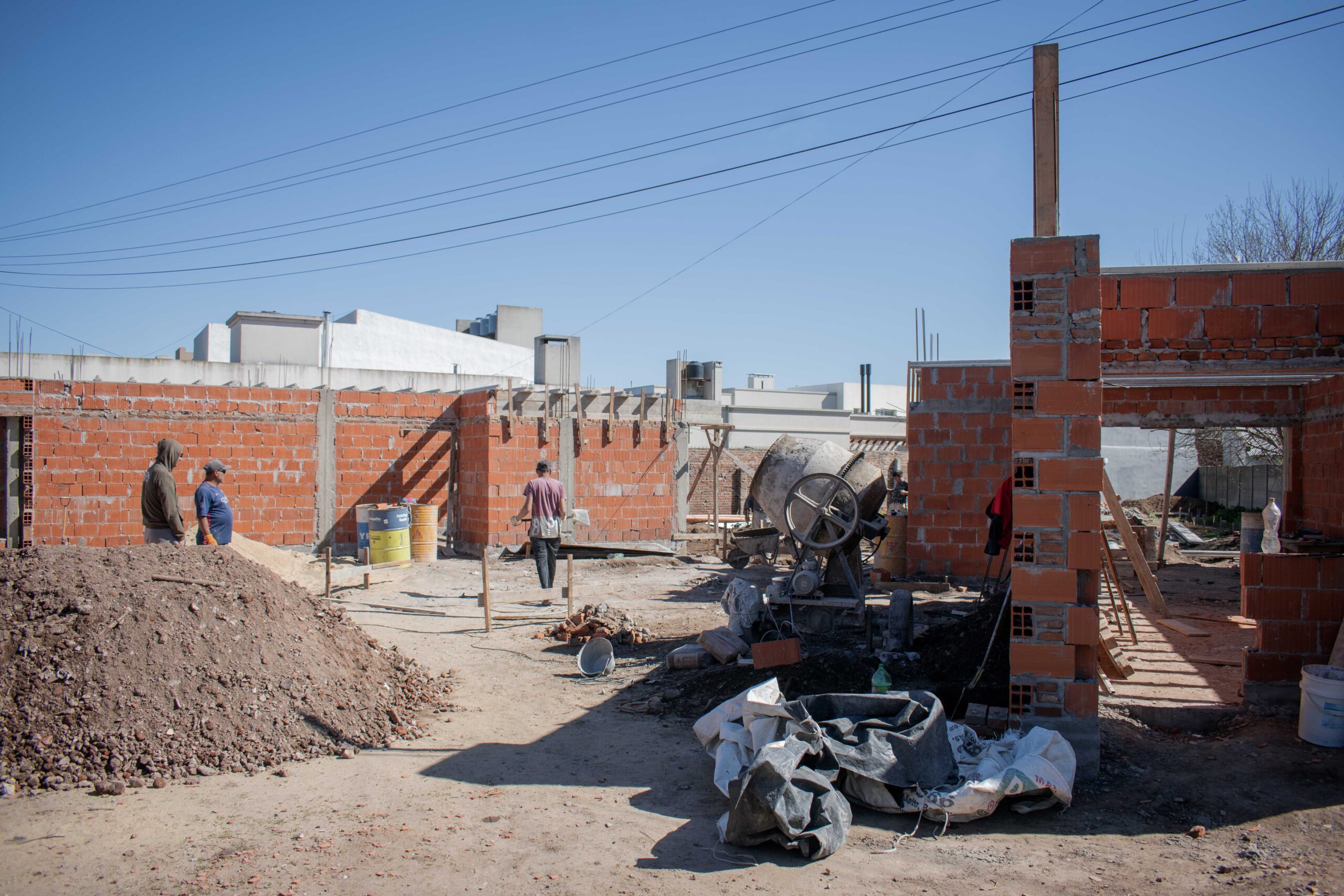 Proyecto Viamonte & Rondeau: Diseño adaptativo para un terreno único